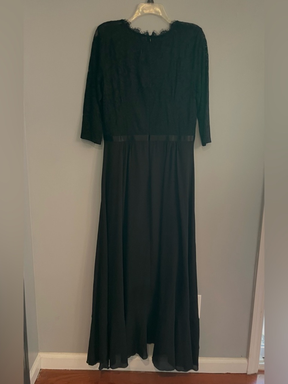 Miusol Black Lace Formal Evening Dress - Picture 6 of 16